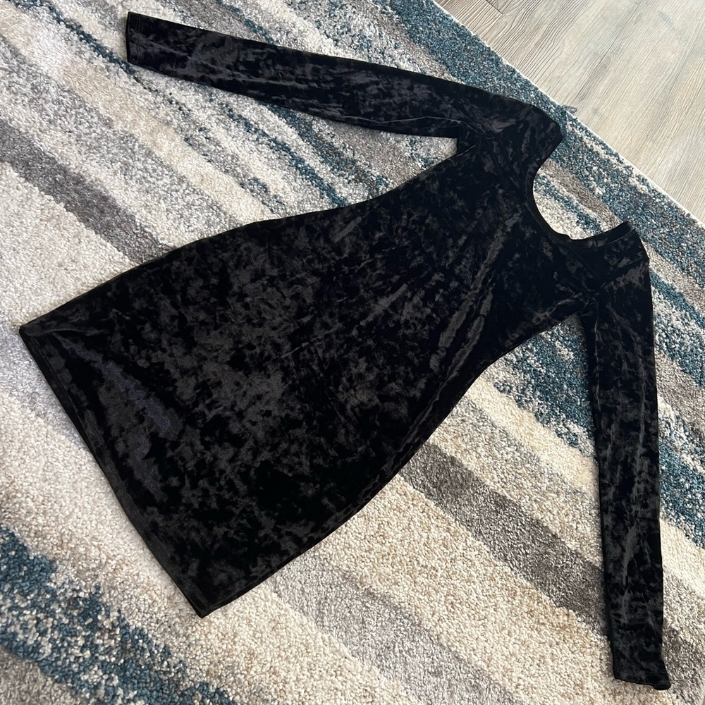 Bozzolo Black velvet Dress Long Sleeve Crew Neck